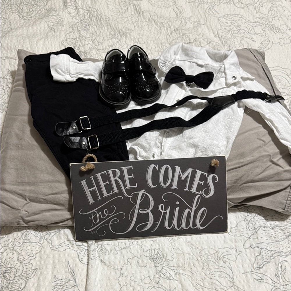 Ring Bearer Entire Outfit and sign